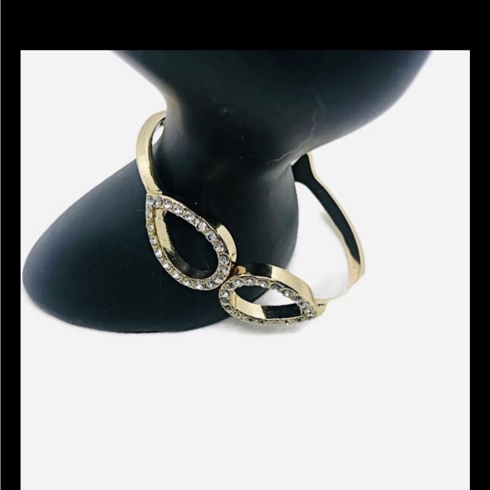 Liz Claiborne Hinged Bangle Gold Tone Bracelet